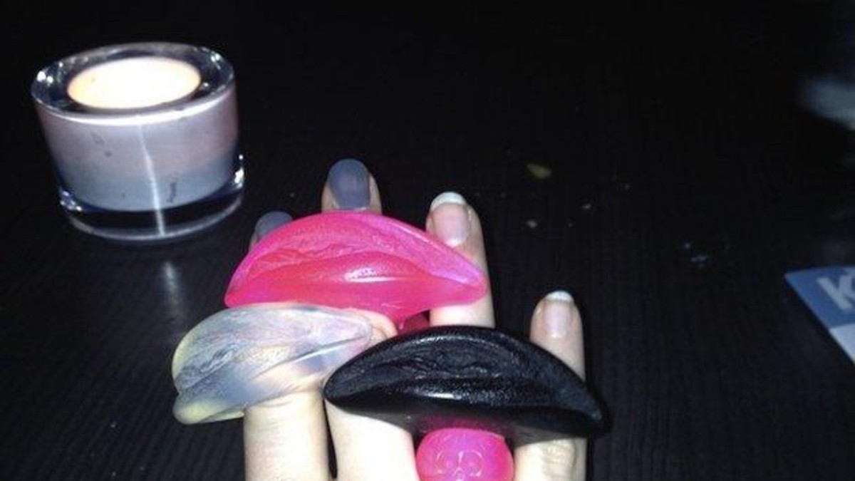 Anillos con forma  de vagina: ¿Te animás a usarlos?
