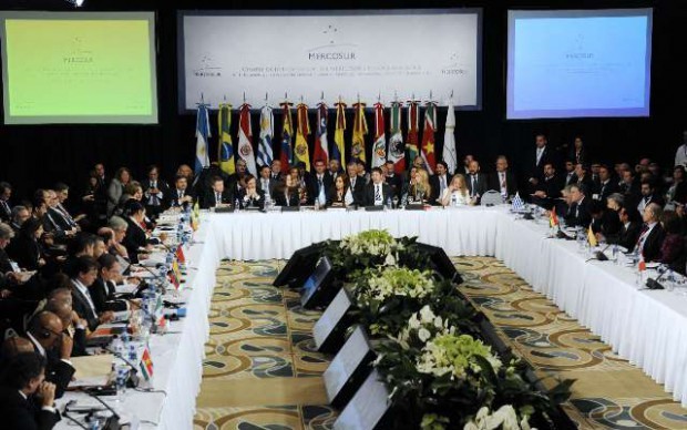 Venezuela llega al Mercosur y Paraguay es suspendido- Venezuela llega al Mercosur y Paraguay es suspendido