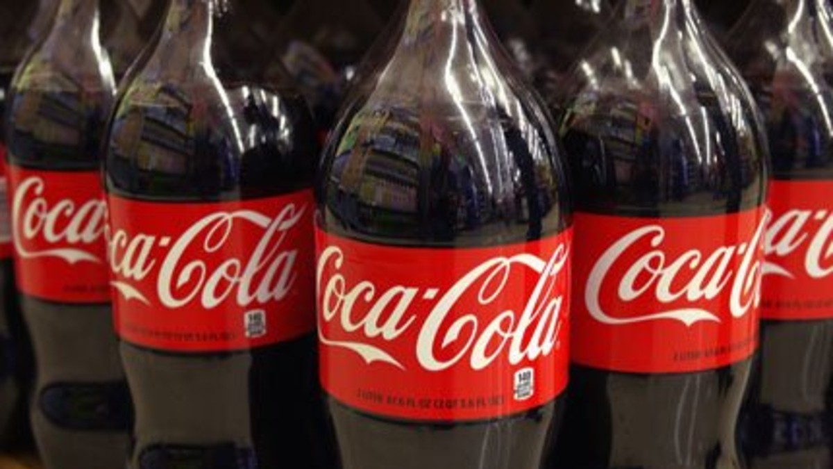 Dicen que murió por tomar 10 litros de Coca Cola por día