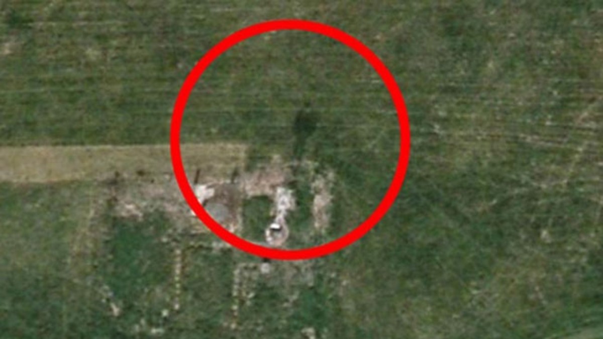 Encontró un fantasma de traje   en Google Earth