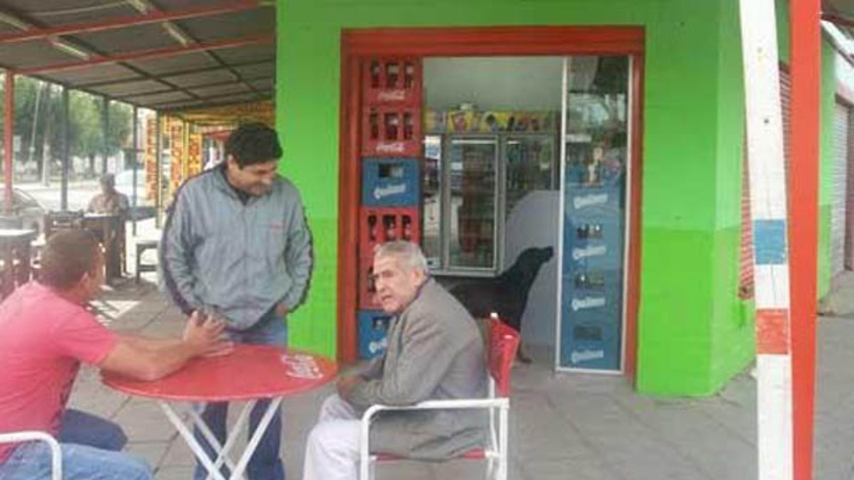 Remiseros están en pie de guerra por una esquina Remiseros están en pie de guerra por una esquina