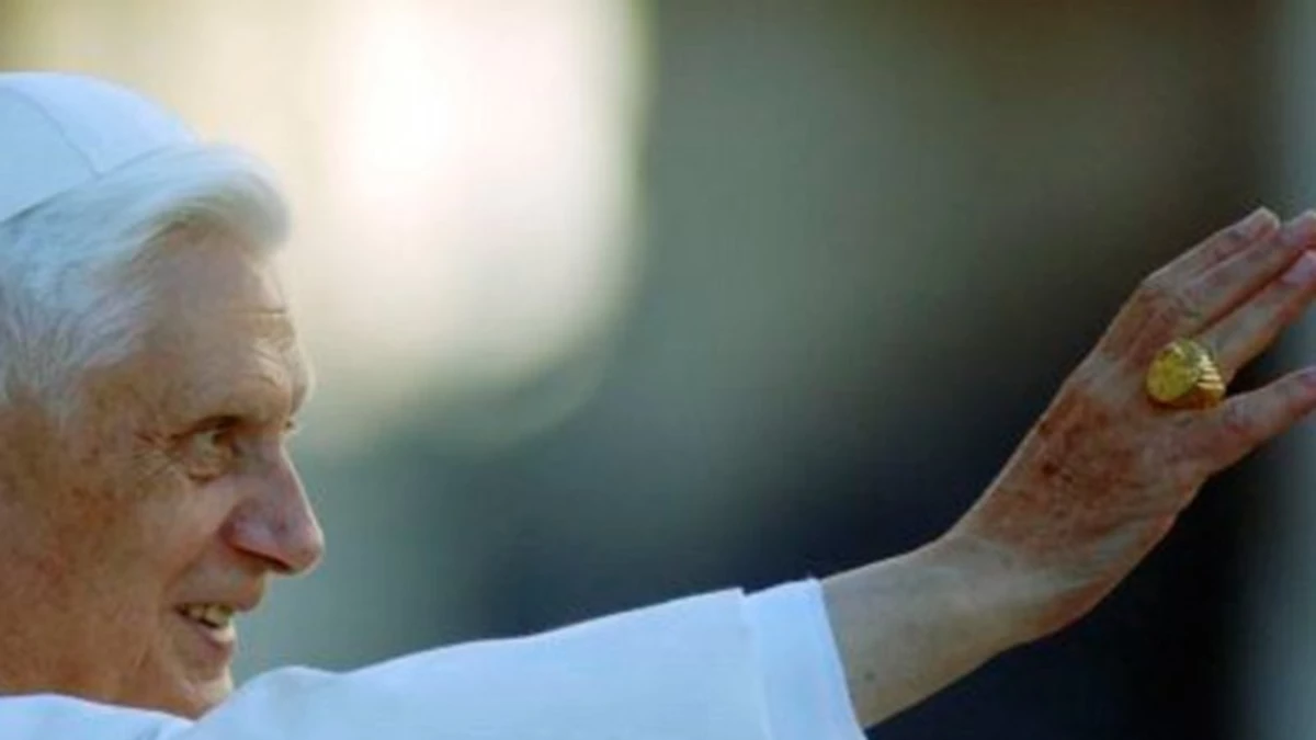 Benedicto devolvió su anillo del Pescador y será anulado