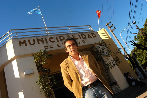Intendente le dio un brutal "palazo" a Daniel Scioli