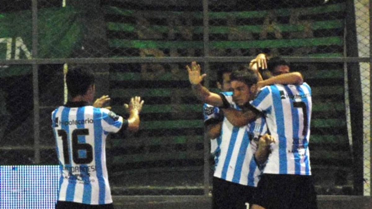 Racing goleó a San Martín en un partido sin final