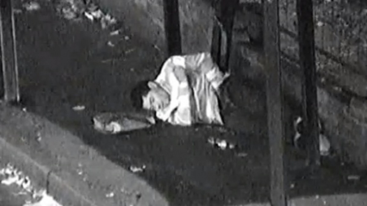 Lo filmaron mientras se masturbaba en plena calle