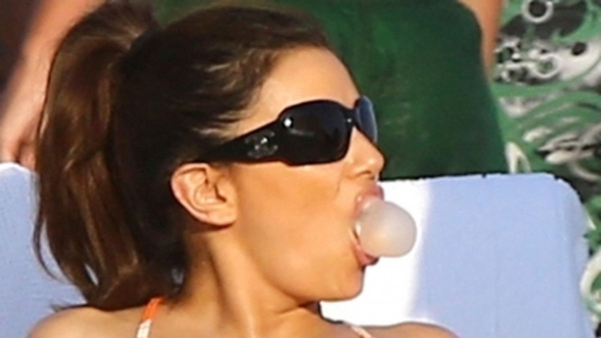 Los globos de Eva Longoria en las playas de Brasil