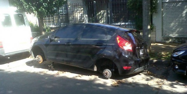 Así le dejaron el auto a Rincón