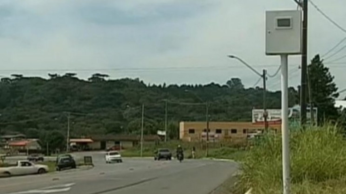Comerciante puso un radar falso y bajó los accidentes