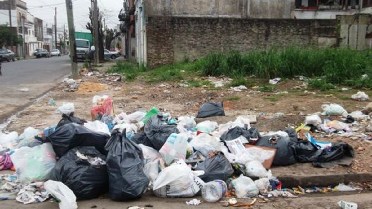 Quieren transformar un basural en una plaza