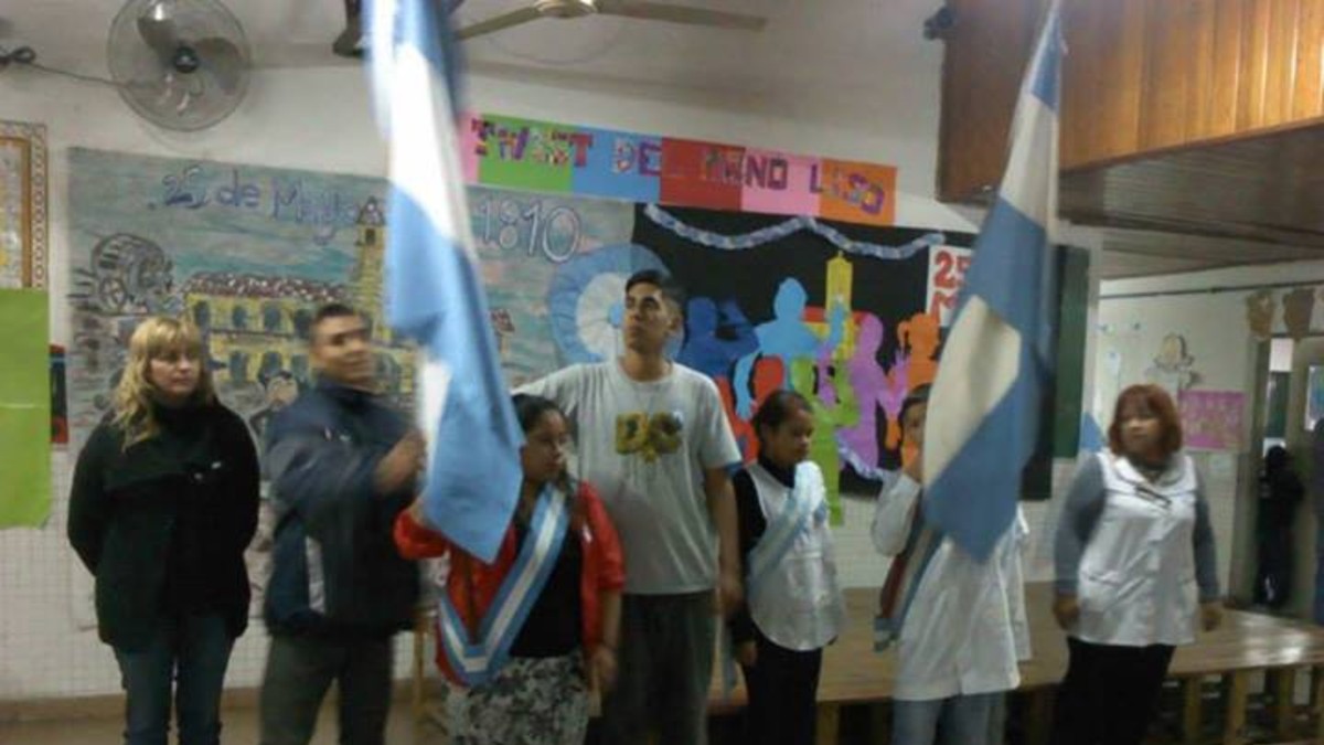 Desinfectaron una escuela con alumnos y docentes adentro