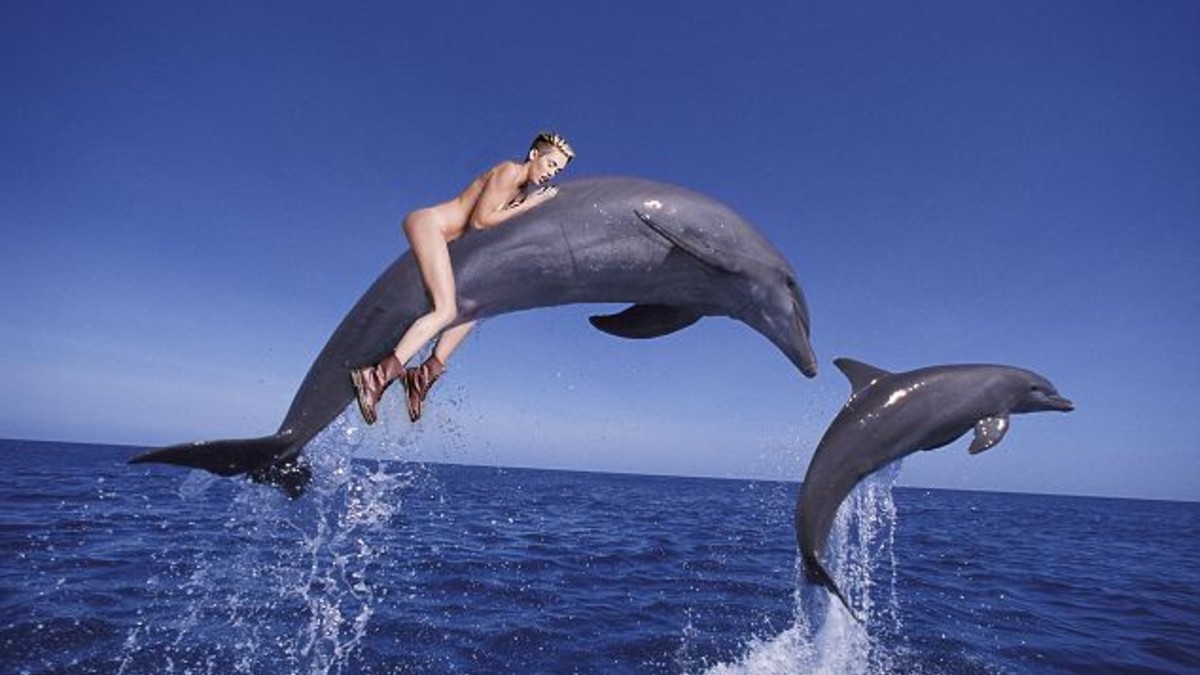 Gastadas a Miley Cyrus por su desnudo "injustificado"