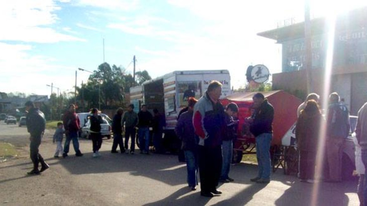 Clausuraron la feria que vendía animales al costado de la autopista