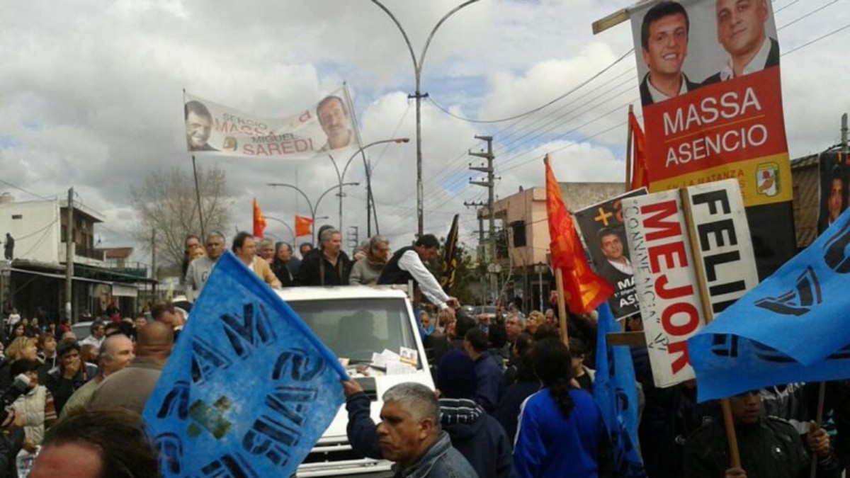 Agresión a Massa: apuntan a una interna entre barras