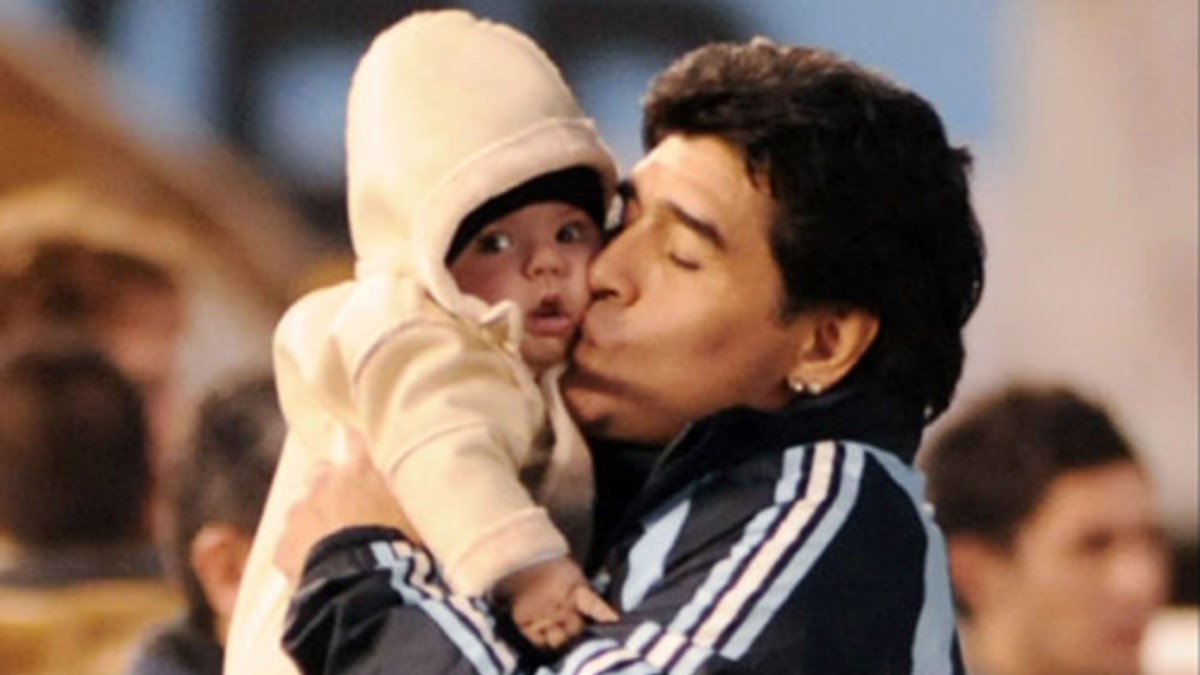 De qué equipo le salió hincha su nieto a Maradona