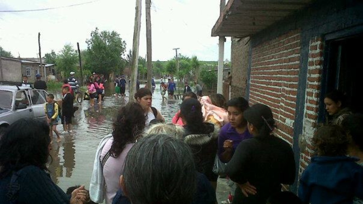 Abandonan sus casas por temor a una nueva crecida