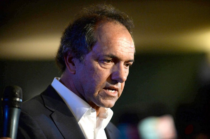 Encuestas le dan ventaja para la presidencia a Scioli
