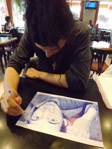 Dibuja con lapicera y expondrá su arte en España- Dibuja con lapicera y expondrá su arte en España