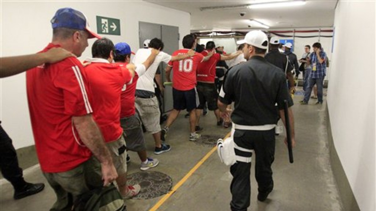 Hinchas chilenos provocan destrozos en el Maracaná