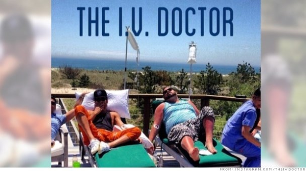 ¿Te pasaste de copas? Este doctor te da la solución
