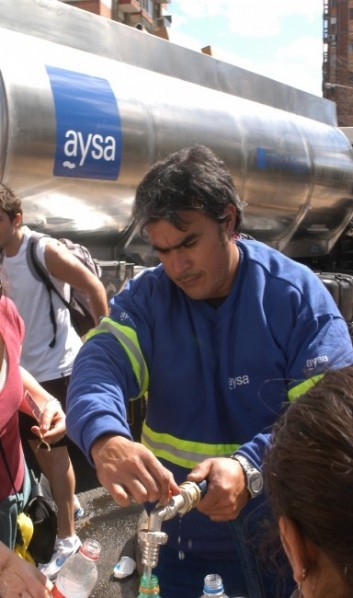 Habrá camiones cisterna para fieles de San Cayetano