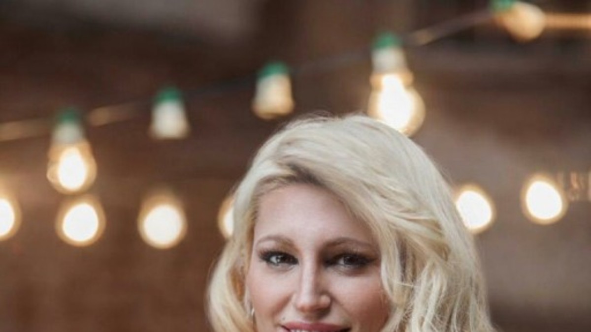 Vicky Xipolitakis paseó por Disney con un look ¿porno?
