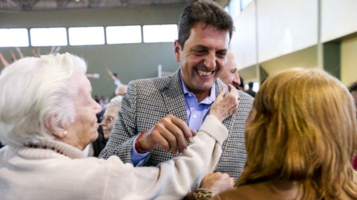 Massa dice que la pelea con los buitres es "un verso"