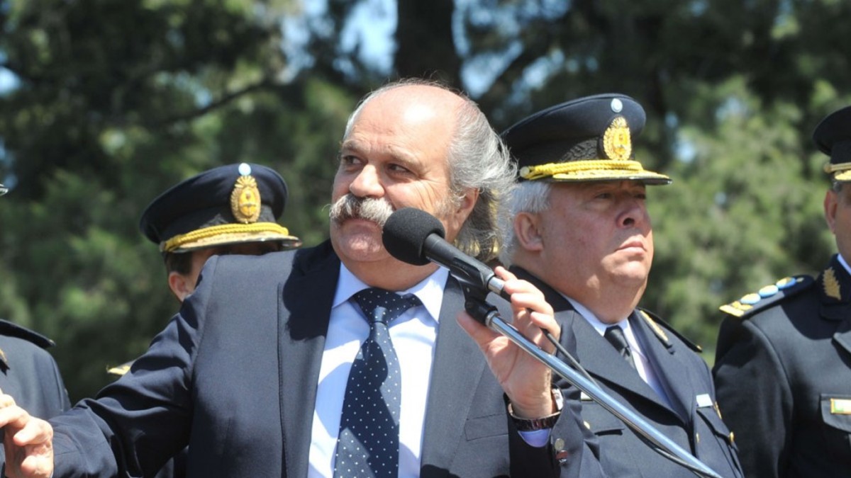 Granados removió a 90 jefes de la Bonaerense