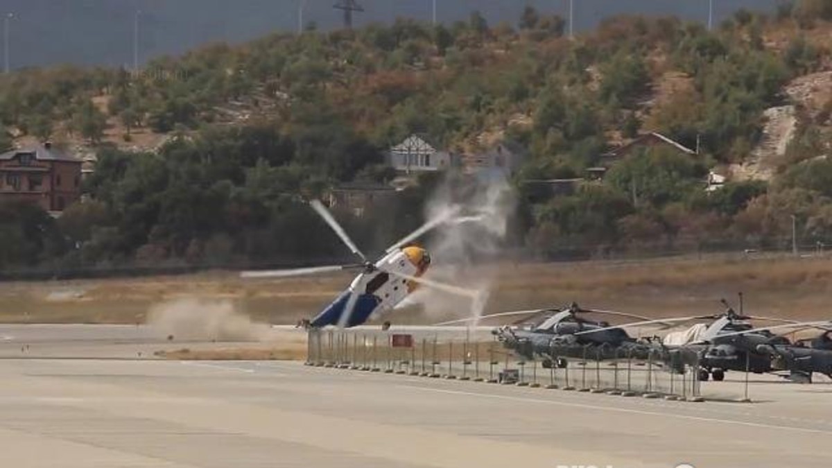 Video: se estrelló un helicóptero en un show aéreo