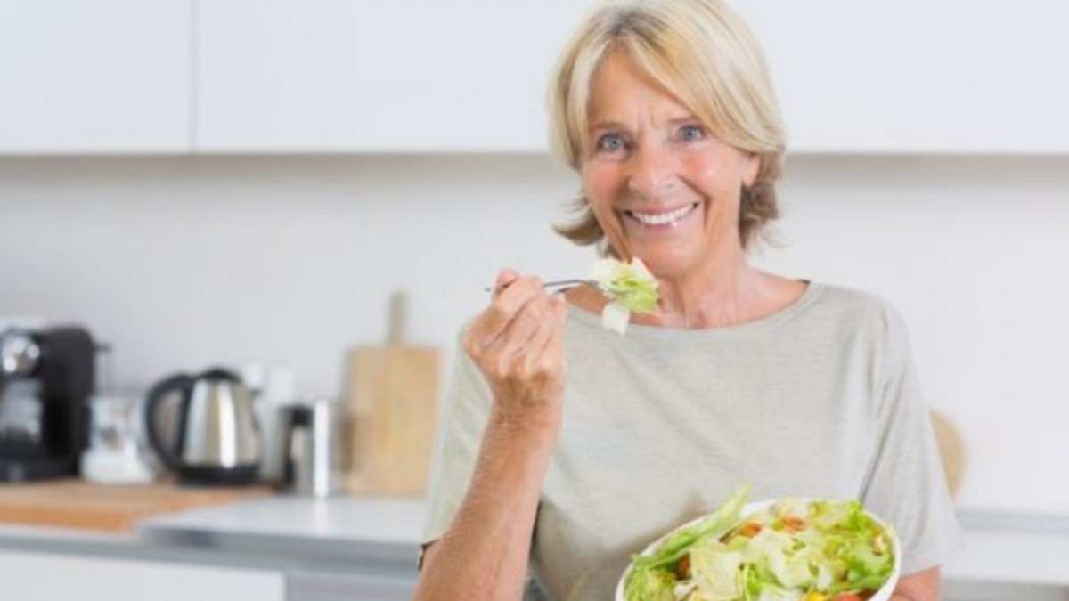 Estos son los alimentos recomendados para la tercera edad