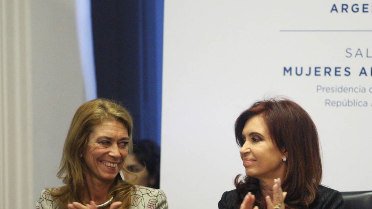 "Cristina está bien, nos manda mensajes y mails"