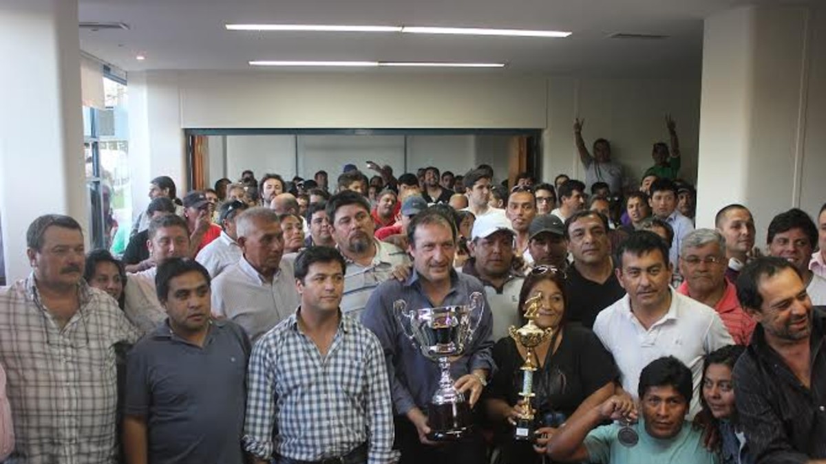 Vivona recibió a mil clubes de barrios en el Cenard