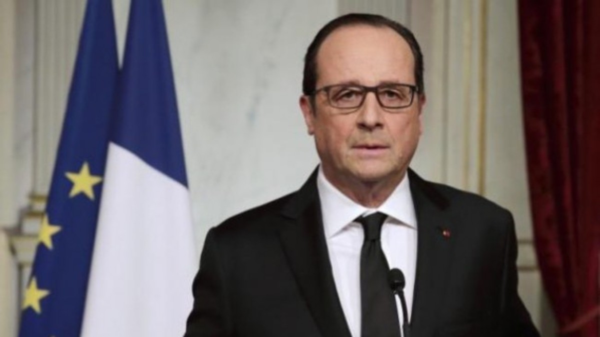 "Orgulloso", Hollande pide a su país estar en alerta