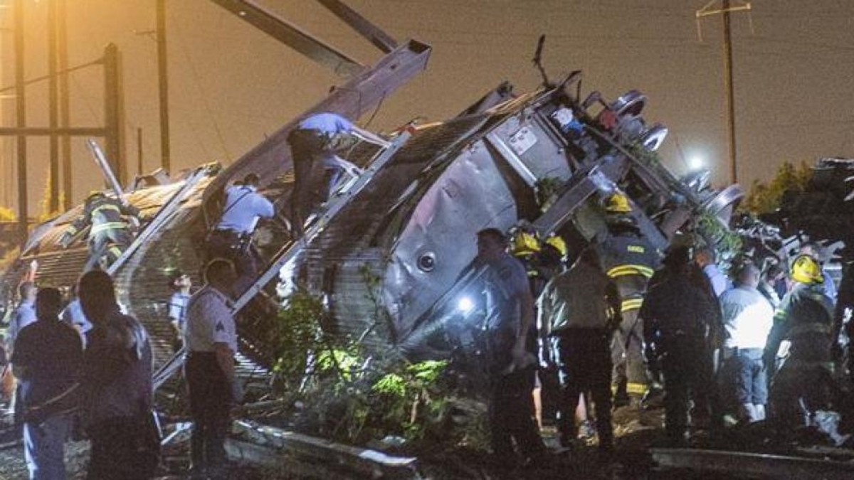 EE.UU.: descarriló un tren y murieron seis personas
