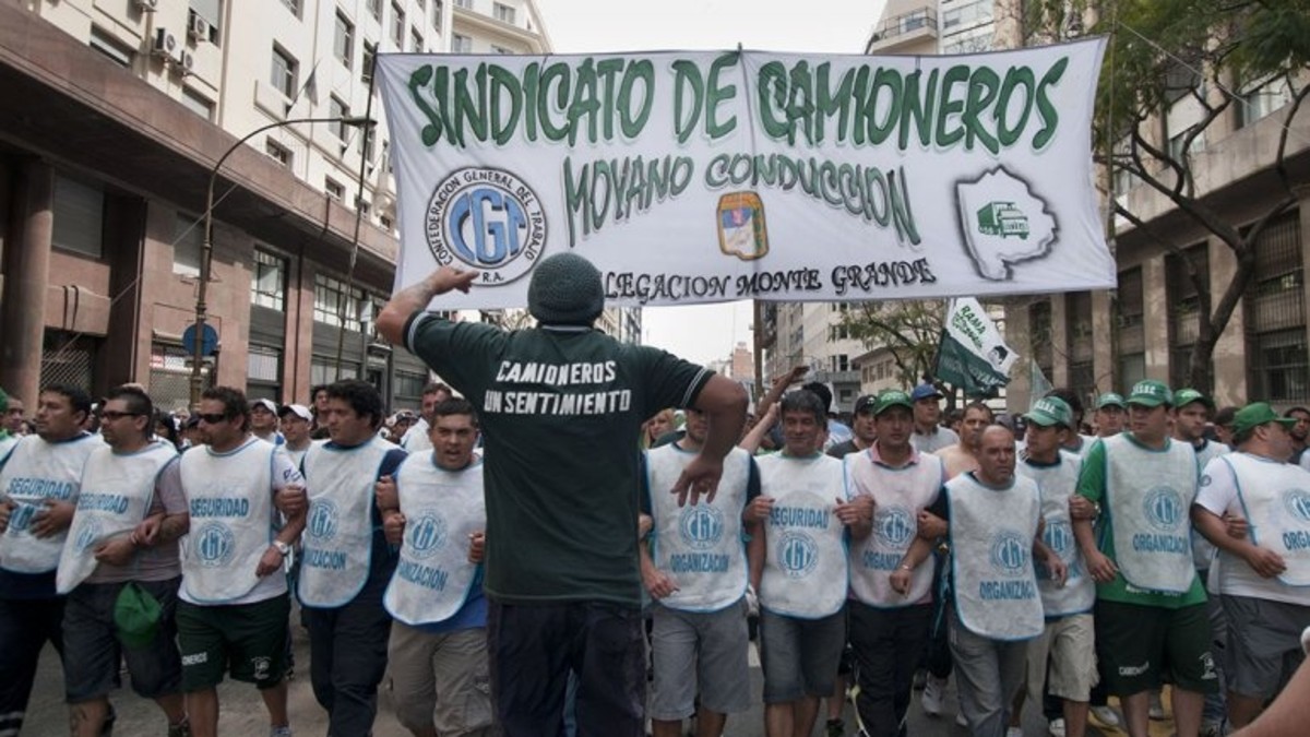 Camioneros convocó a un paro para el 4 de junio
