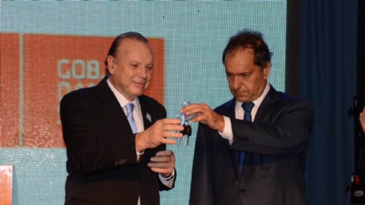 Othacehé también deja a Massa para apoyar a Scioli