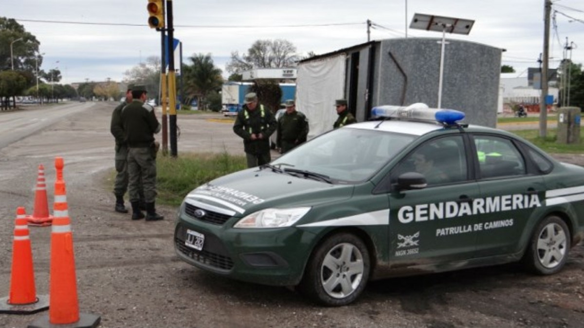 Lo sorprendieron violando a hijita en una camioneta