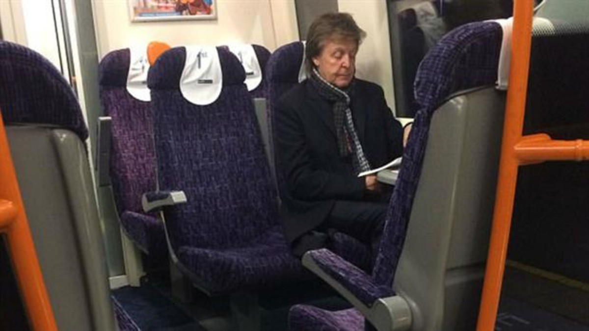 Paul McCartney disfruta de viajar en tren