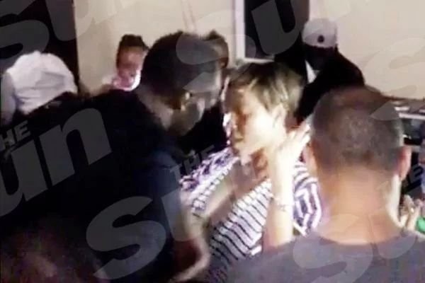 Filtran fotos de Bolt de fiesta días antes de su retiro