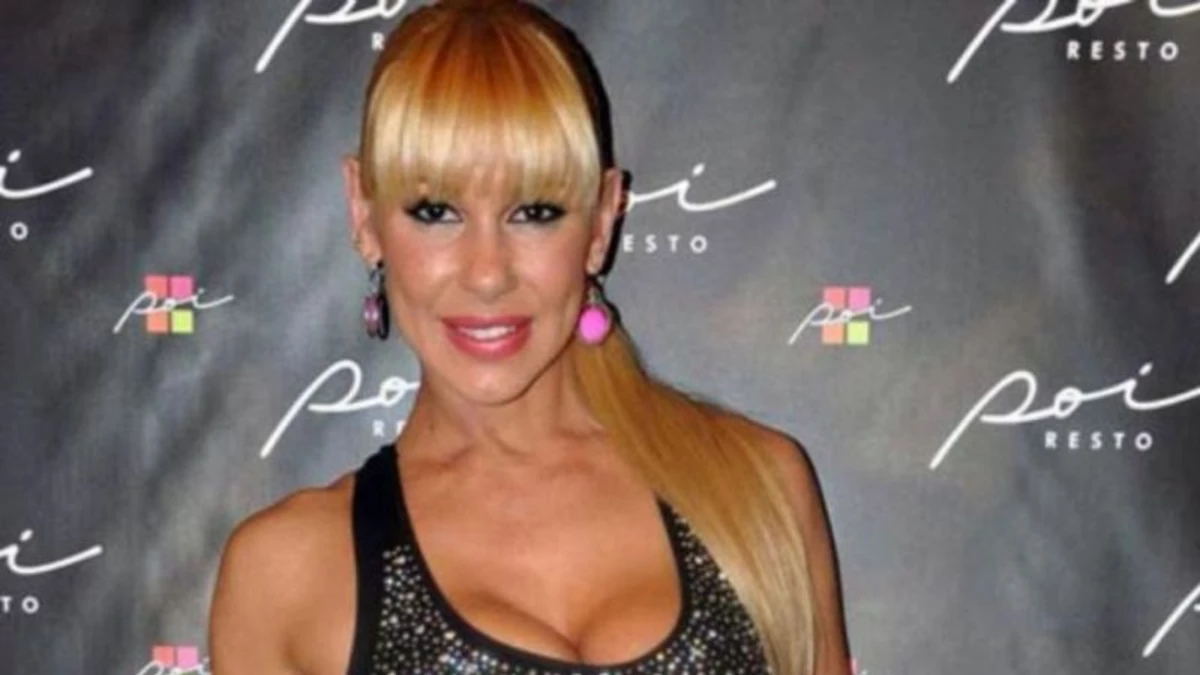 Infernal escote de Farro que hizo arder las redes