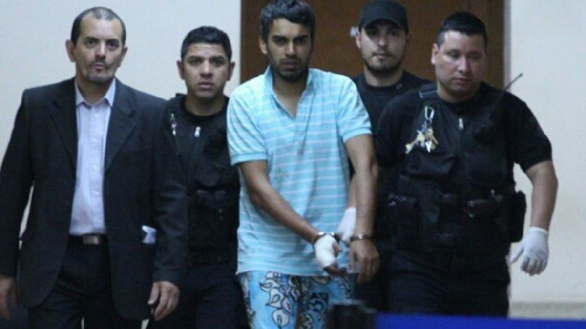 Mató a su mujer y le dijo al juez que era el "anticristo" Mató a su mujer y le dijo al juez que era el "anticristo"