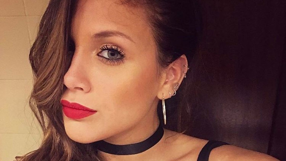 Es oficial: Barbie Vélez sale con su hermanastro