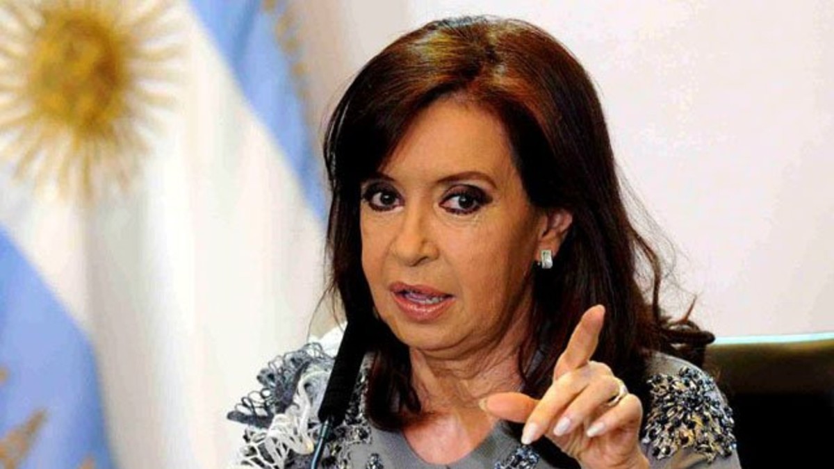Cristina volvió a explotar en las redes y hablo de "persecución"