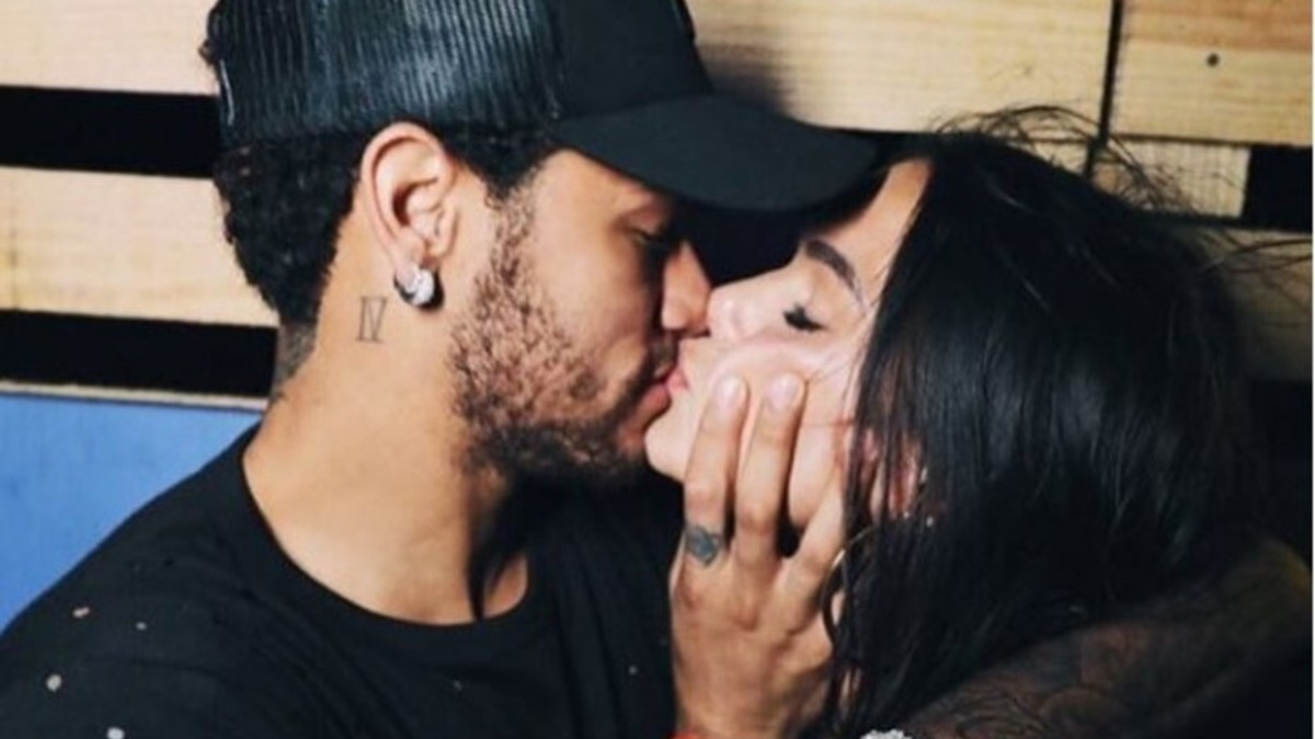 La fogosa reconciliación de Neymar con su ex novia