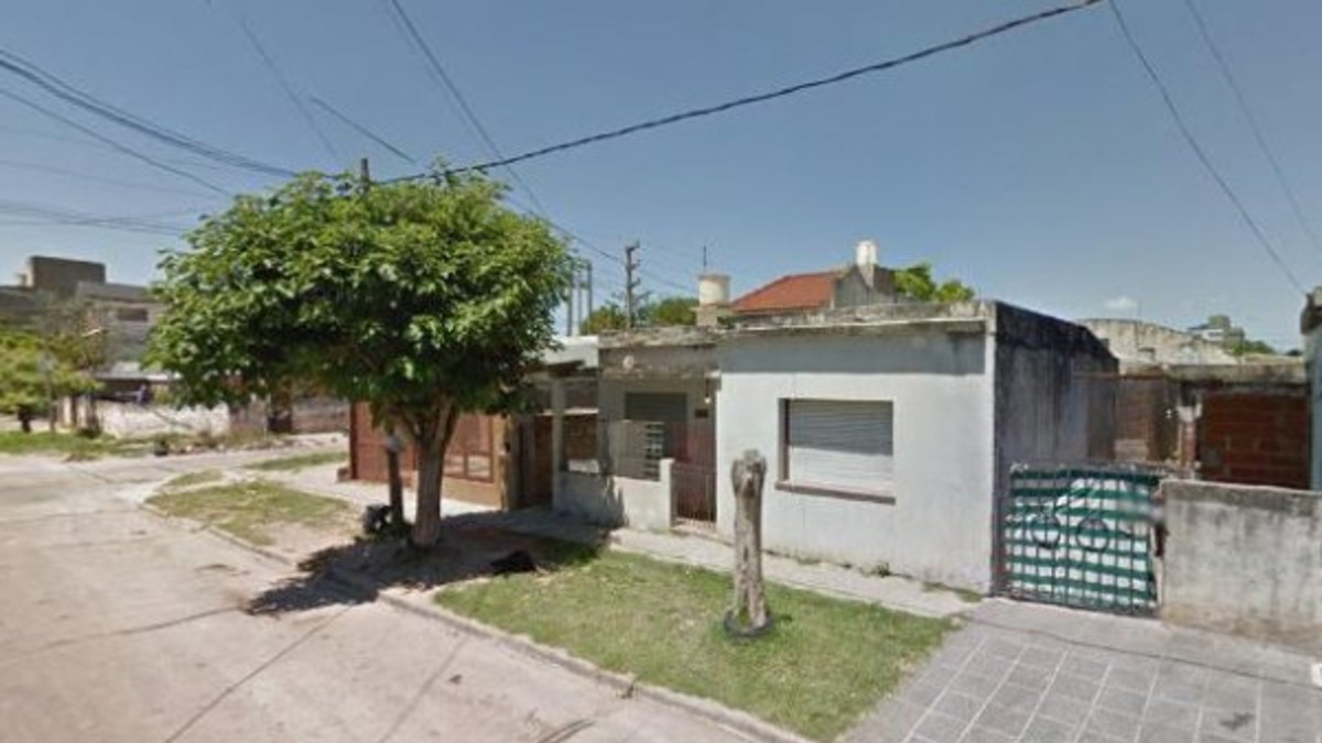 No pudo pagar la luz, se "colgó" y murió electrocutado