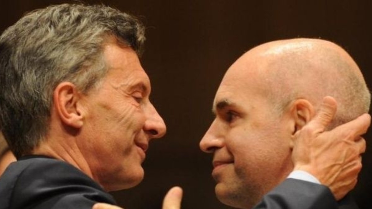 Pelea por los anticonceptivos entre Macri y Larreta