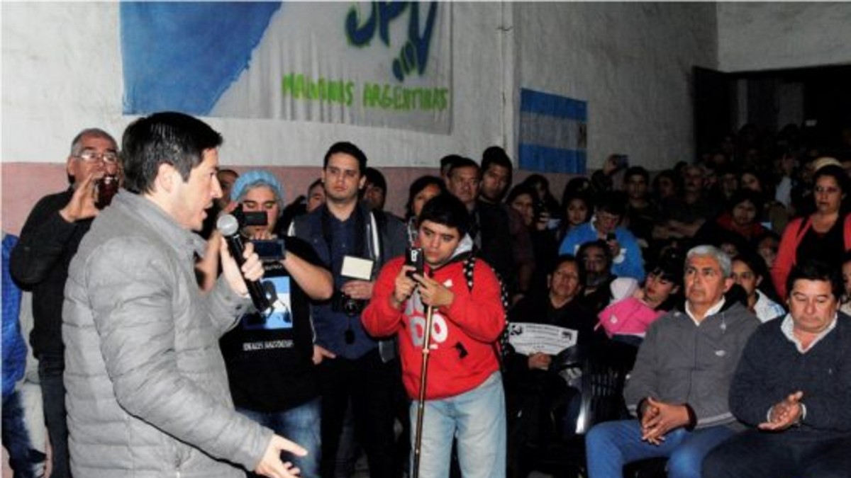 “Malvinas tiene que ser el corazón del peronismo en el conurbano”