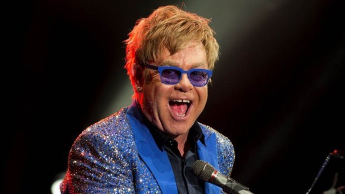 Elton John abandonó show por un fan "toquetón"