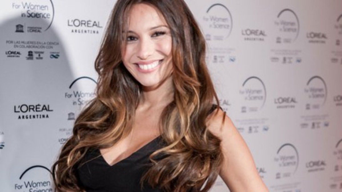 Pampita habló sobre las fotos hot que circulan