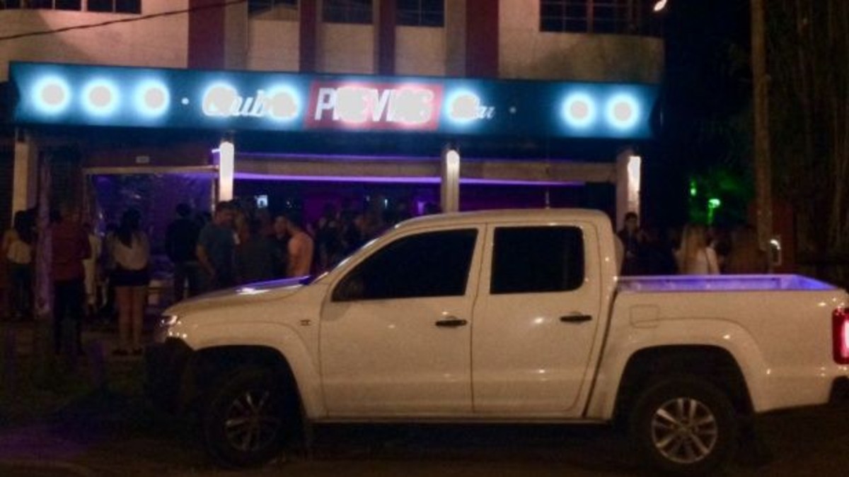 Clausuran una temible fiesta clandestina en Camino Negro