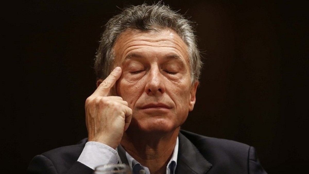 En las encuestas, el Gobierno bajó mas de 9 puntos